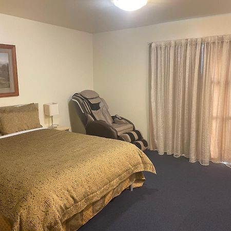 Abbots Hamilton - Hotel And Conference Centre Екстериор снимка