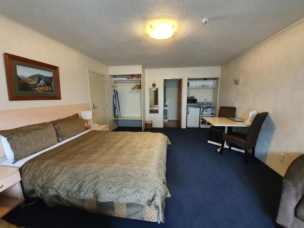 Abbots Hamilton - Hotel And Conference Centre Екстериор снимка