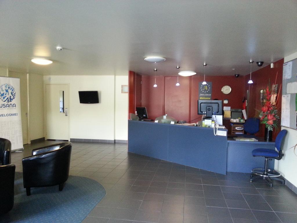 Abbots Hamilton - Hotel And Conference Centre Екстериор снимка