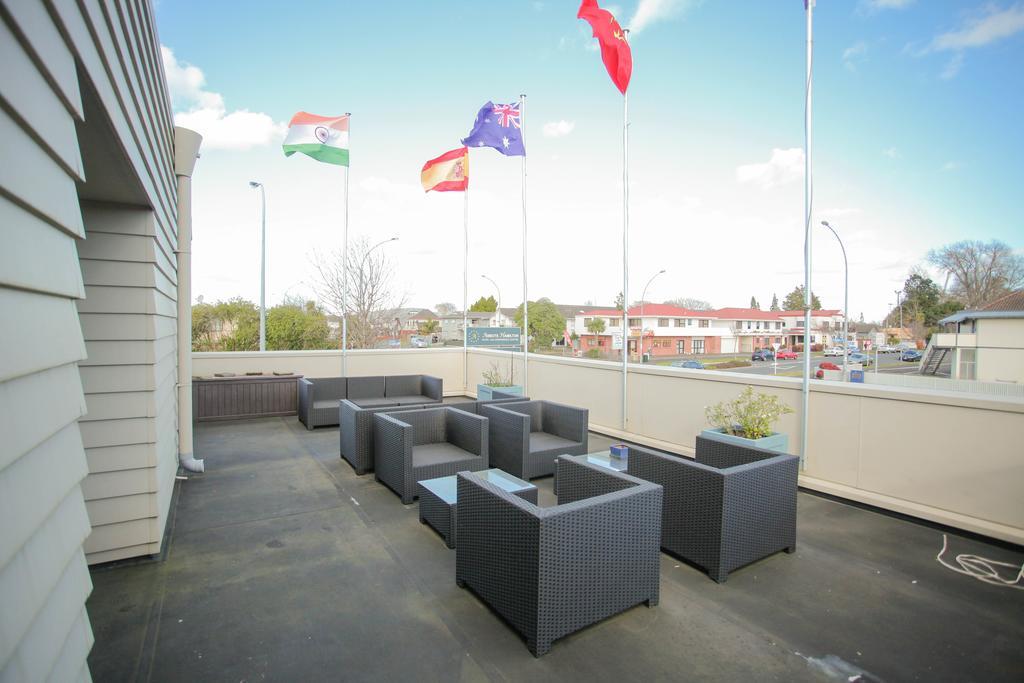Abbots Hamilton - Hotel And Conference Centre Екстериор снимка