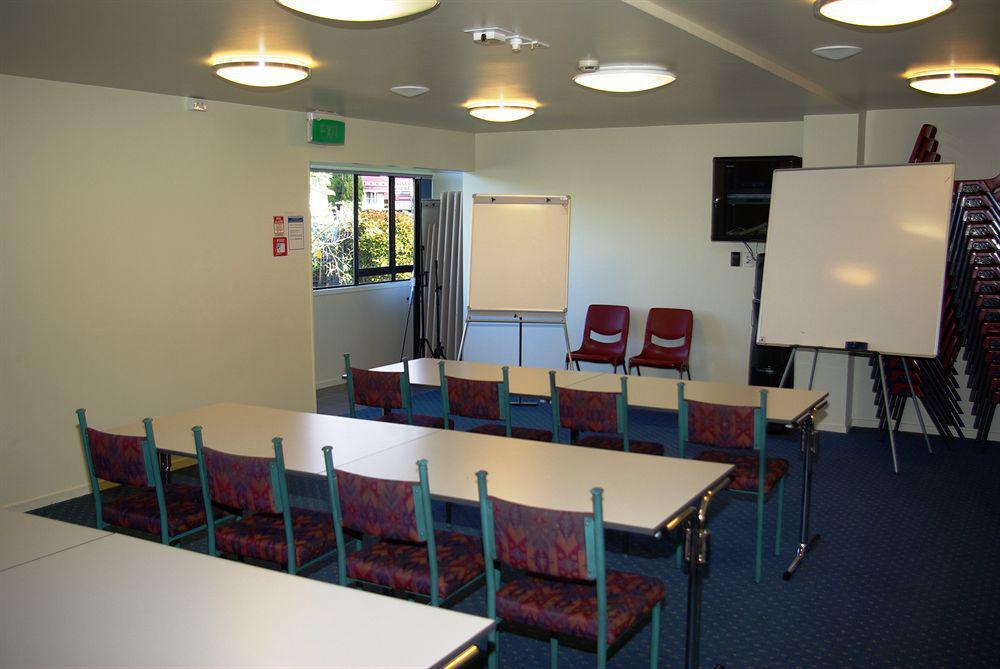 Abbots Hamilton - Hotel And Conference Centre Екстериор снимка