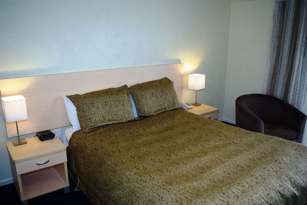 Abbots Hamilton - Hotel And Conference Centre Екстериор снимка